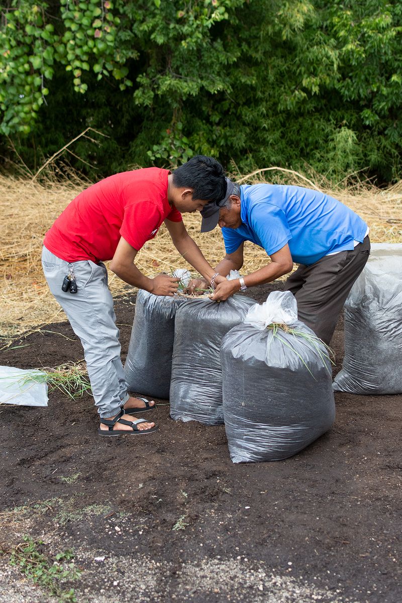 2019-09-19 STH Two Men with Compost Bags IMG-01 WEB.jpg